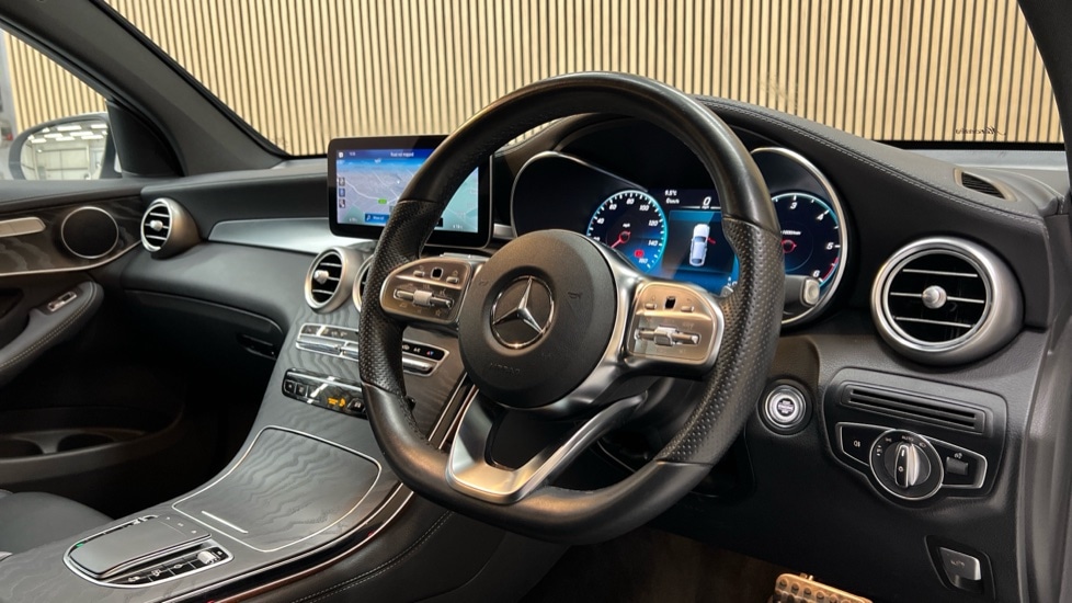 Used Mercedes-Benz GLC 2020 for sale - 76635573: Photo 3