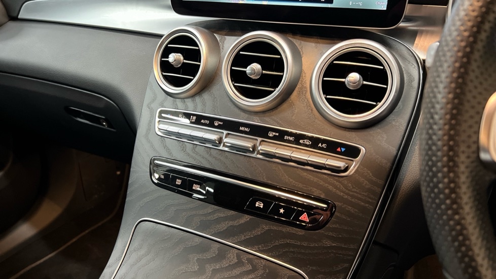 Used Mercedes-Benz GLC 2020 for sale - 76635573: Photo 33