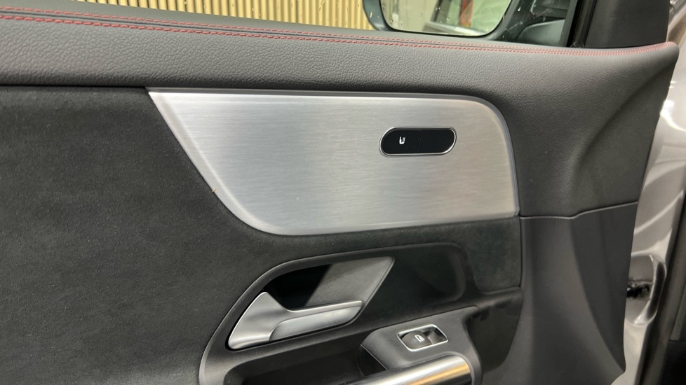 Used Mercedes-Benz EQA 2021 for sale - 76881895: Photo 32