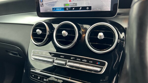 Used Mercedes-Benz GLC 2020 for sale - 76183824: Photo 36