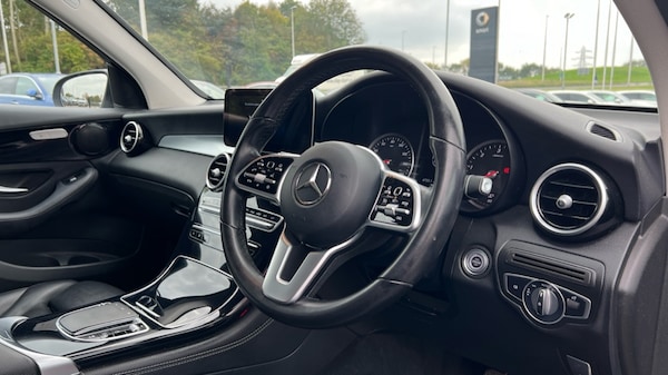 Used Mercedes-Benz GLC 2020 for sale - 76183824: Photo 3