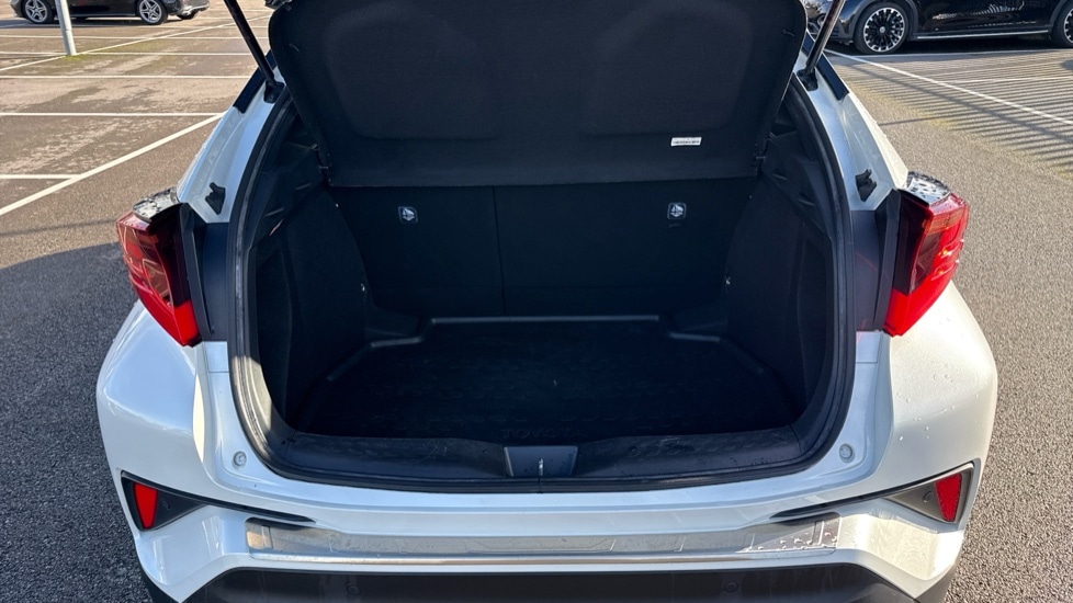 Used Toyota C-HR 2019 for sale - 76297310: Photo 15