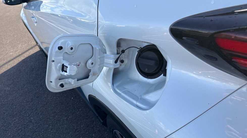 Used Toyota C-HR 2019 for sale - 76297310: Photo 21