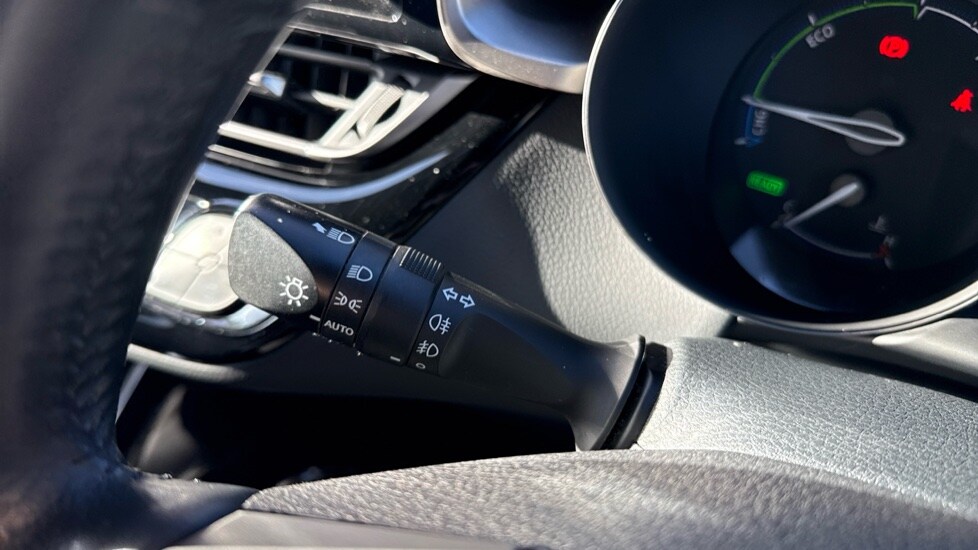 Used Toyota C-HR 2019 for sale - 76297310: Photo 25