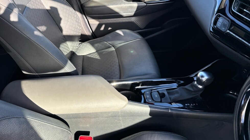 Used Toyota C-HR 2019 for sale - 76297310: Photo 28