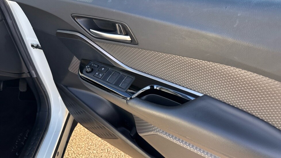 Used Toyota C-HR 2019 for sale - 76297310: Photo 30