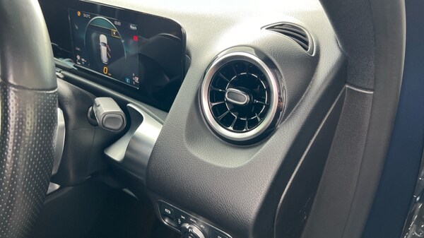 Used Mercedes-Benz GLB 2021 for sale - 75675201: Photo 32