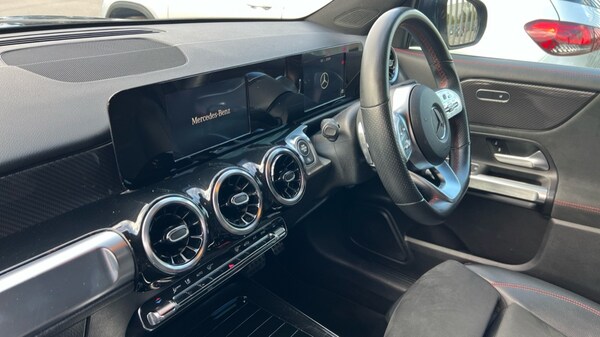 Used Mercedes-Benz GLB 2021 for sale - 75675201: Photo 41
