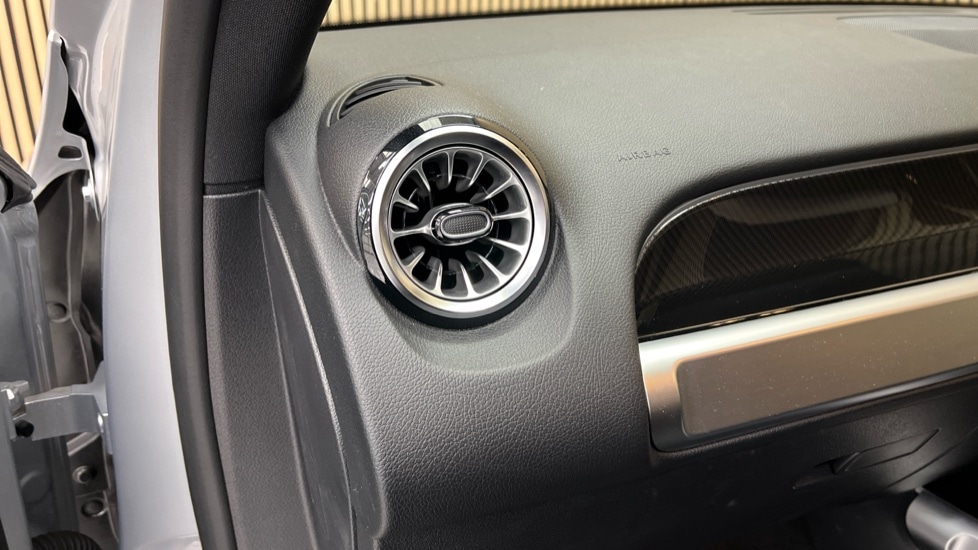 Used Mercedes-Benz GLB 2024 for sale - 76635657: Photo 30