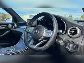 Used Mercedes-Benz GLC 2020 for sale - 75558784: Photo