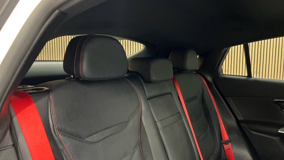 Used Mercedes-Benz GLC 2024 for sale - 76575260: Photo 15