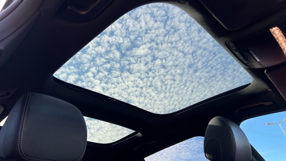 Used Mercedes-Benz E Class 2018 for sale - 76384520: Photo 35