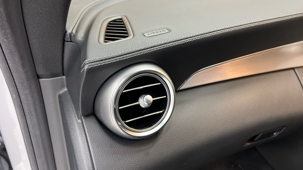 Used Mercedes-Benz C Class 2018 for sale - 76623499: Photo 33