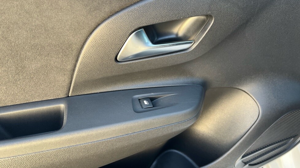 Used Vauxhall Corsa 2023 for sale - 76302397: Photo 25