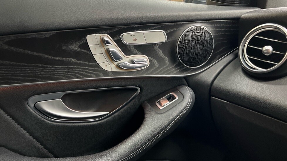 Used Mercedes-Benz GLC 2016 for sale - 76773115: Photo 34