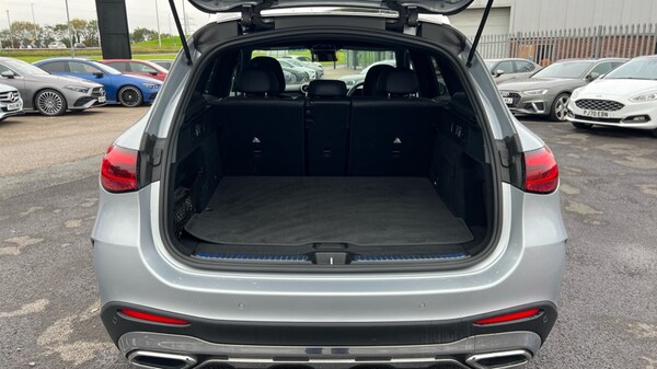 Used Mercedes-Benz GLC 2023 for sale - 76130808: Photo 17