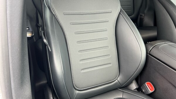 Used Mercedes-Benz GLC 2023 for sale - 76130808: Photo 39