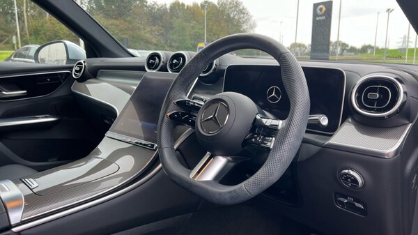 Used Mercedes-Benz GLC 2023 for sale - 76130808: Photo 3
