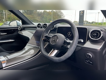 Used Mercedes-Benz GLC 2023 for sale - 76130808: Photo 3