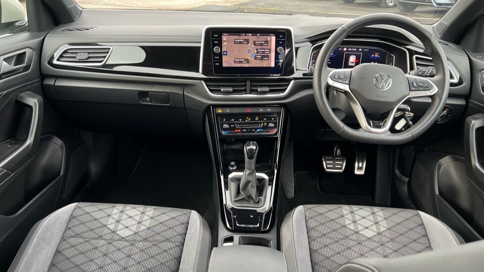 Used Volkswagen T-Roc 2024 for sale - 76297355: Photo 11