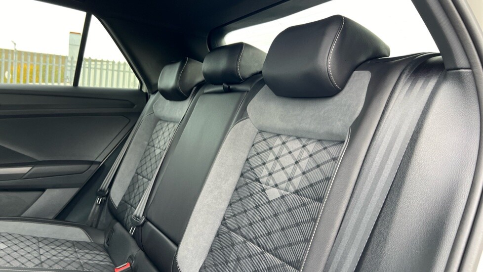 Used Volkswagen T-Roc 2024 for sale - 76297355: Photo 14