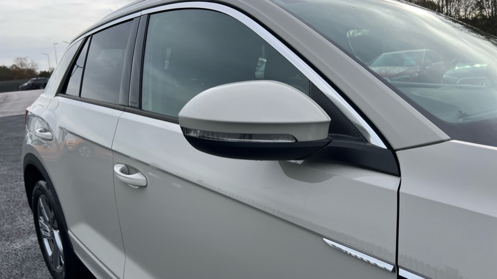 Used Volkswagen T-Roc 2024 for sale - 76297355: Photo 23