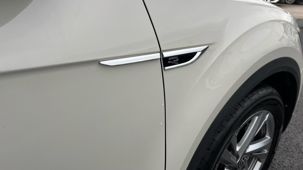 Used Volkswagen T-Roc 2024 for sale - 76297355: Photo 24