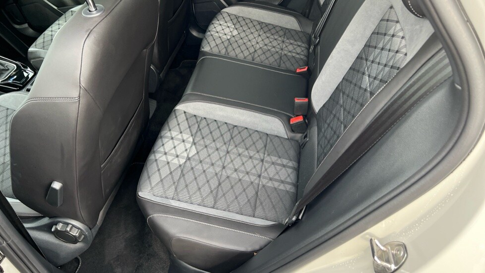 Used Volkswagen T-Roc 2024 for sale - 76297355: Photo 29