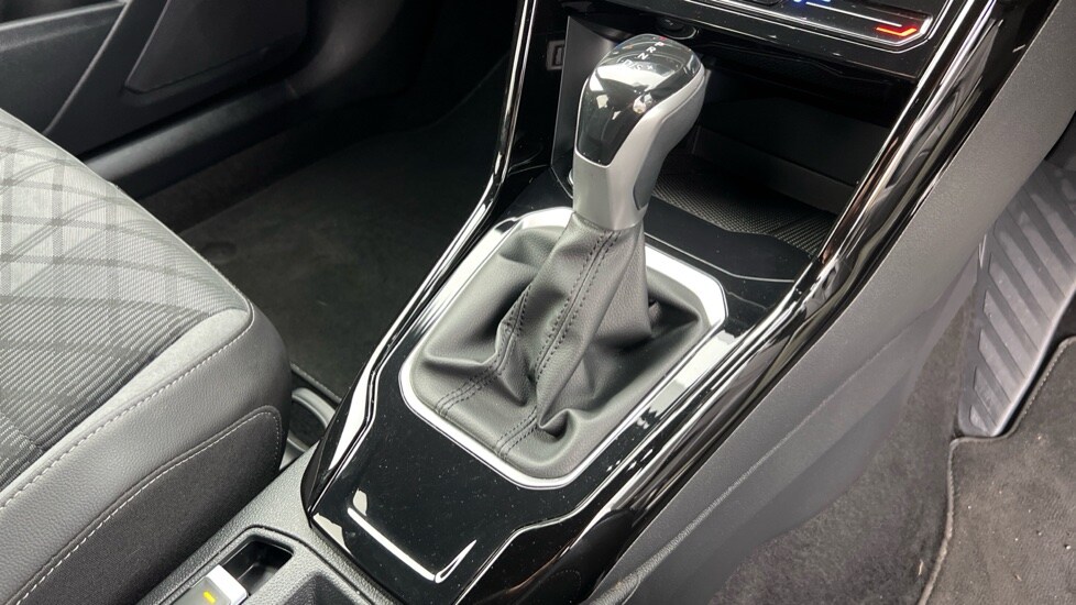 Used Volkswagen T-Roc 2024 for sale - 76297355: Photo 44