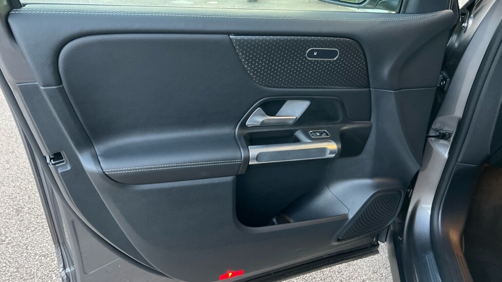 Used Mercedes-Benz GLB 2025 for sale - 76261608: Photo 42