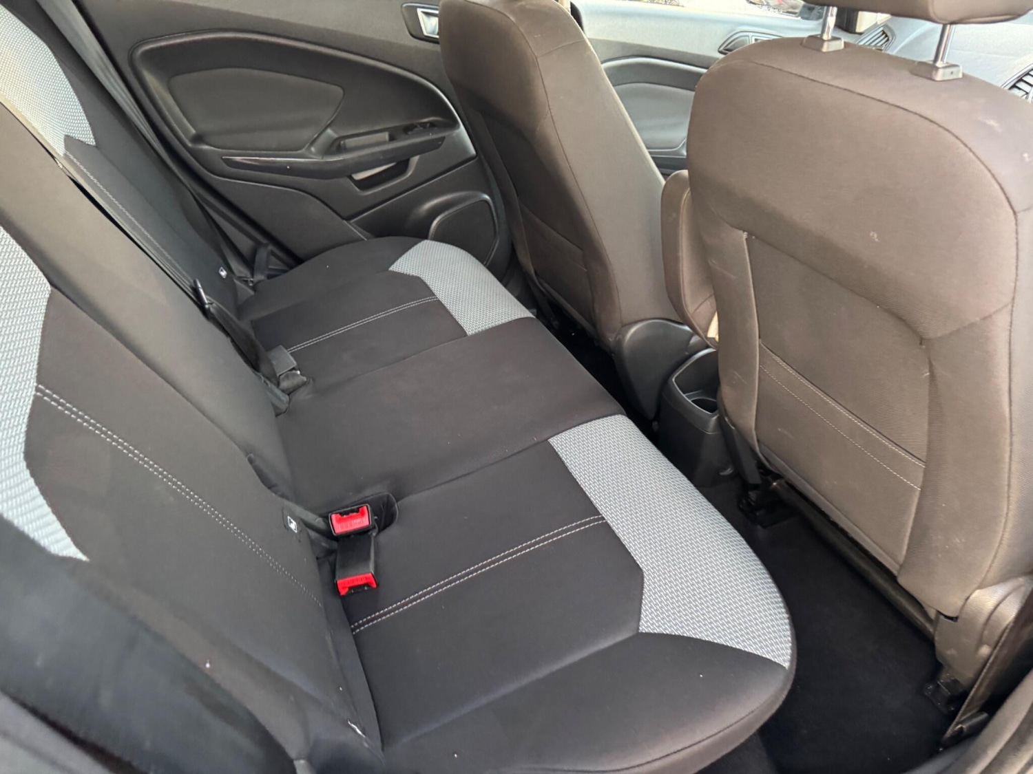 Used Ford Ecosport 2015 for sale - 76606932: Photo 18