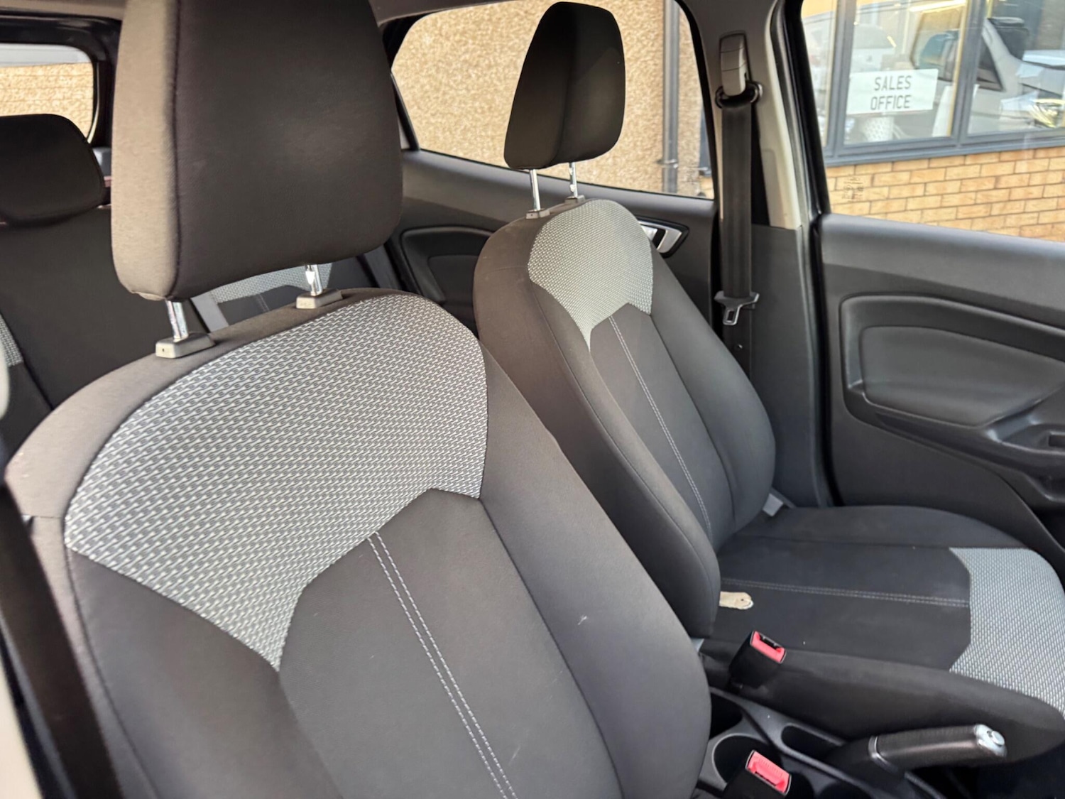 Used Ford Ecosport 2015 for sale - 76606932: Photo 20