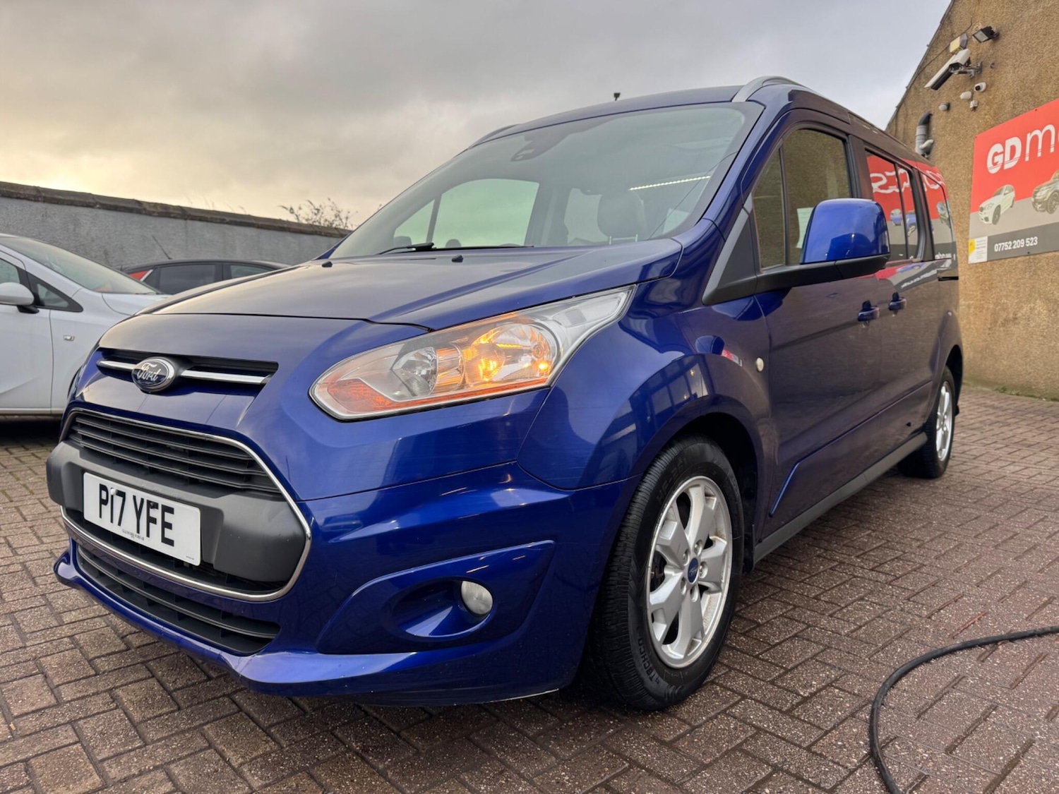 Used Ford Grand Tourneo Connect 2014 for sale - 77386981: Photo 11