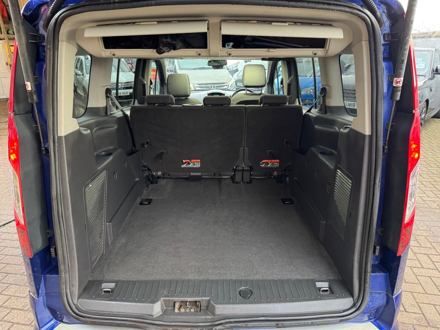 Used Ford Grand Tourneo Connect 2014 for sale - 77386981: Photo 21