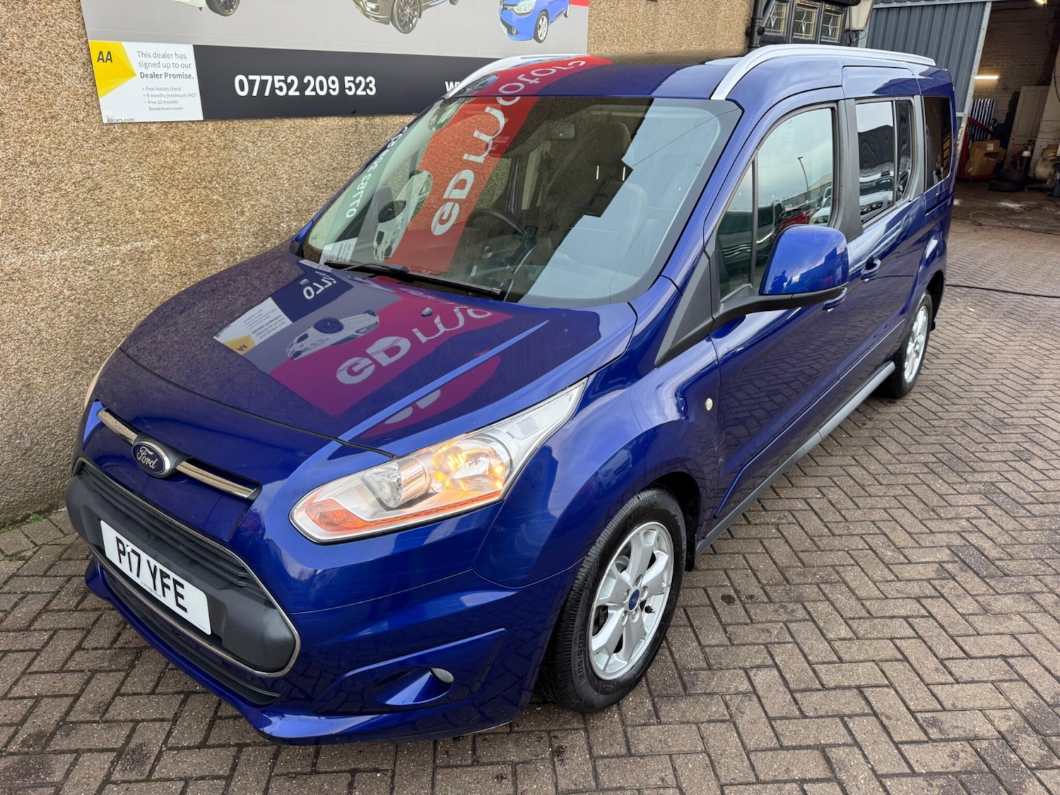 Used Ford Grand Tourneo Connect 2014 for sale - 77386981: Photo 6