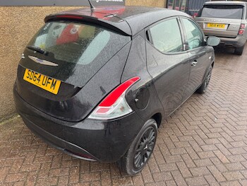 Used Chrysler Ypsilon 2014 for sale - 76472814: Photo