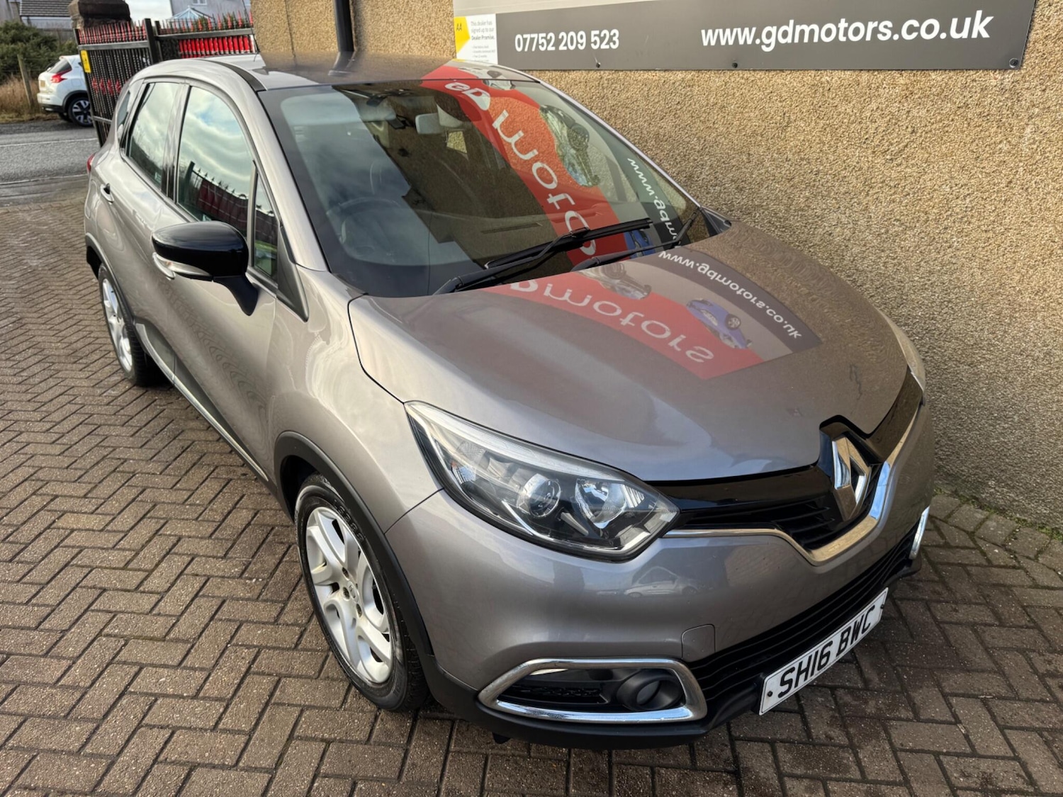 Used Renault Captur 2016 for sale - 76657701: Photo 2