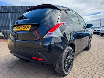 Used Chrysler Ypsilon 2014 for sale - 78822231: Photo