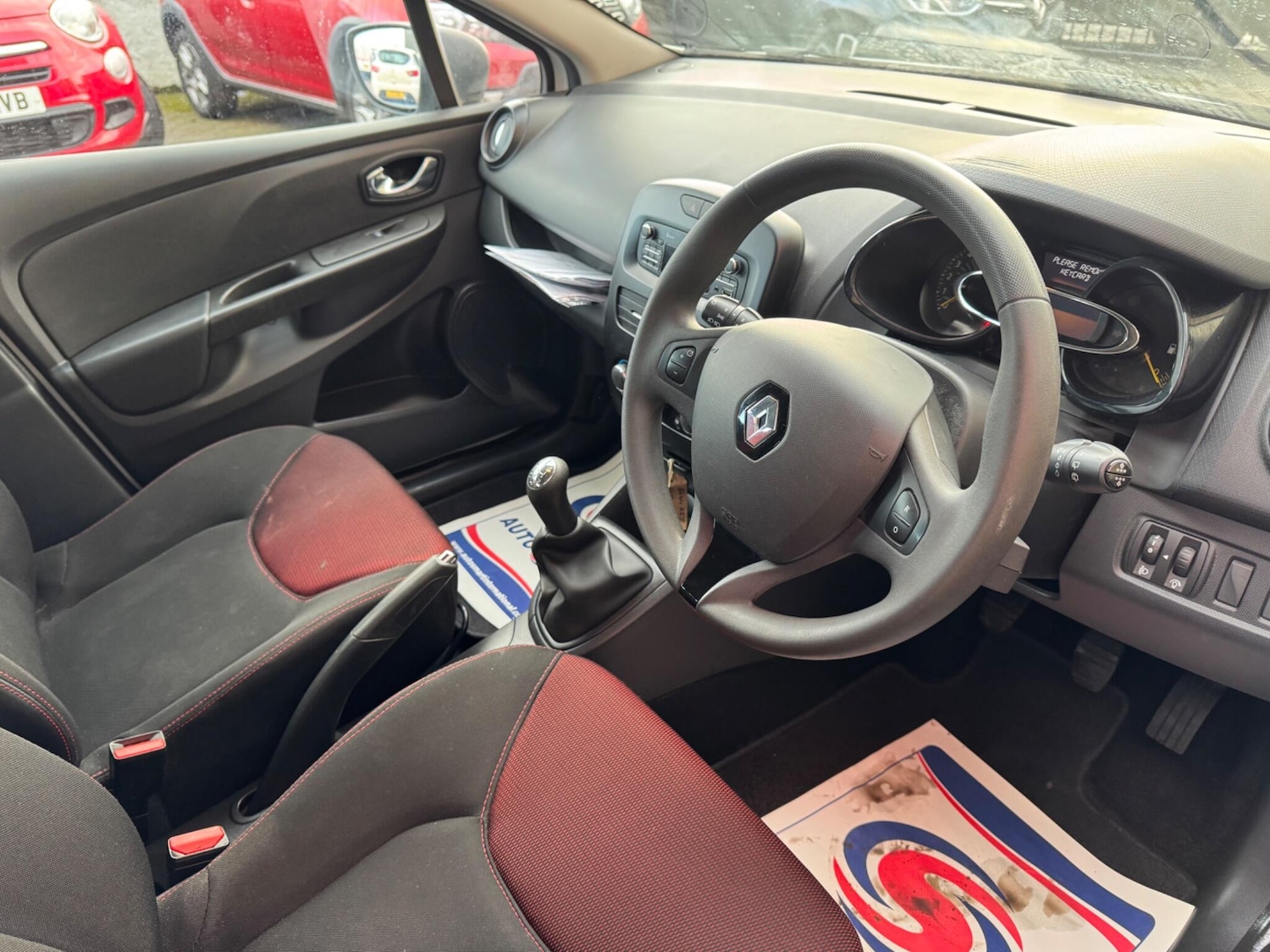 Used Renault Clio 2014 for sale - 76667233: Photo 16