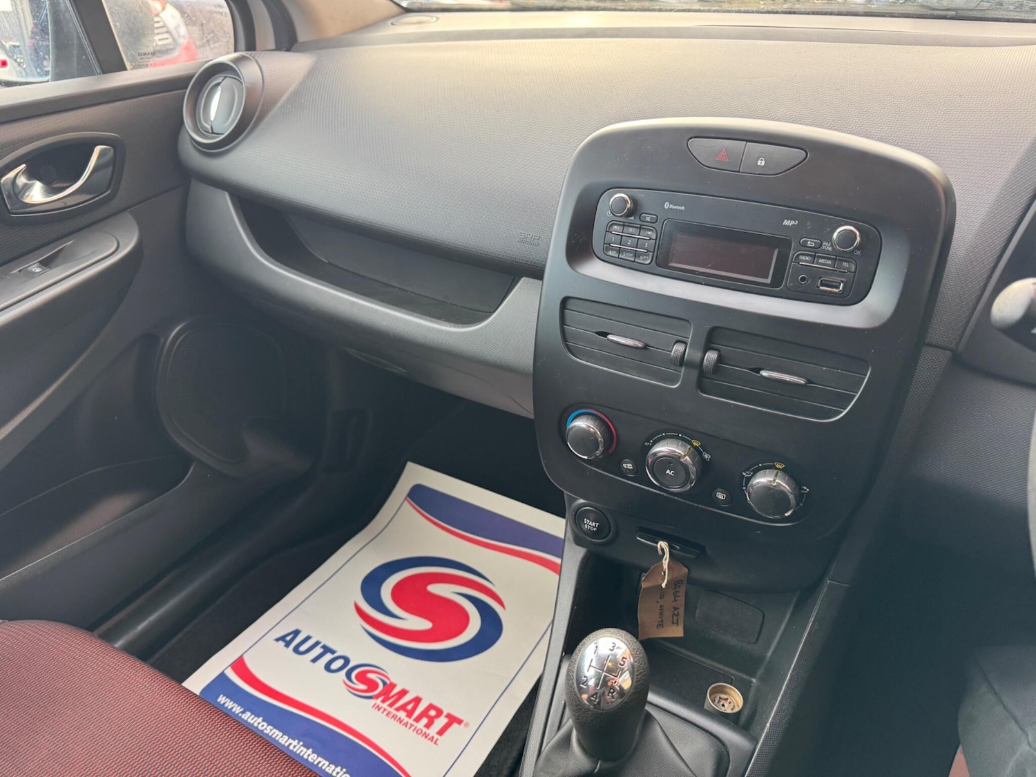 Used Renault Clio 2014 for sale - 76667233: Photo 17