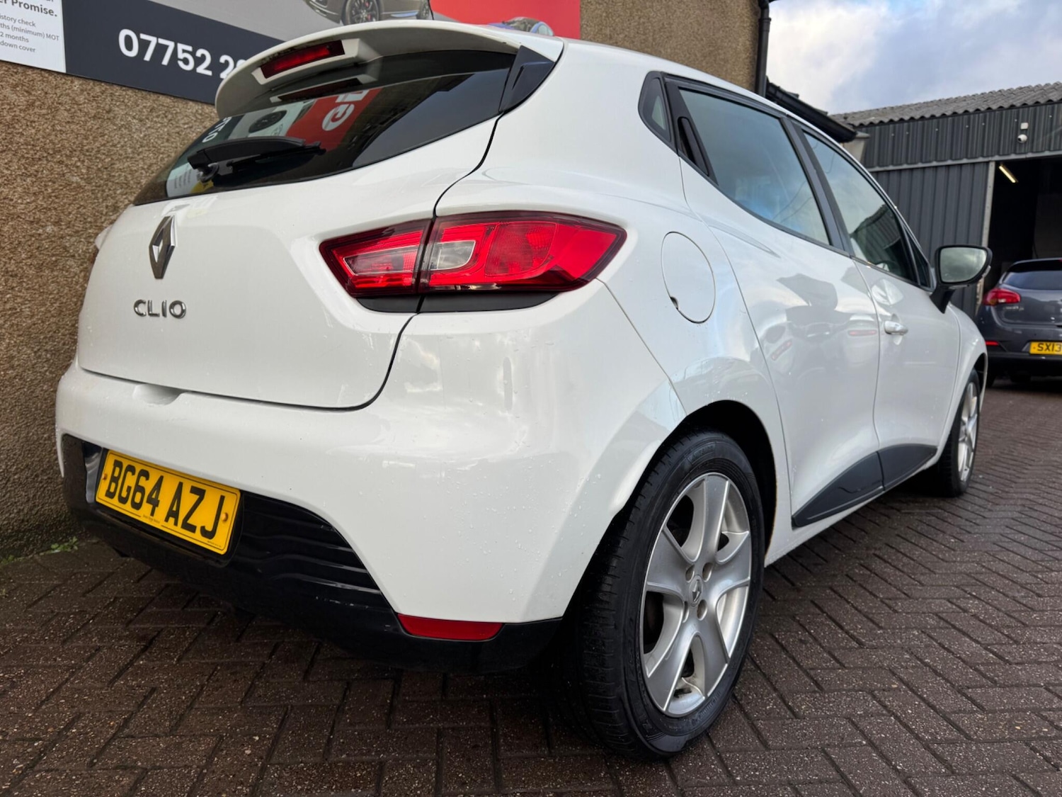 Used Renault Clio 2014 for sale - 76667233: Photo 3