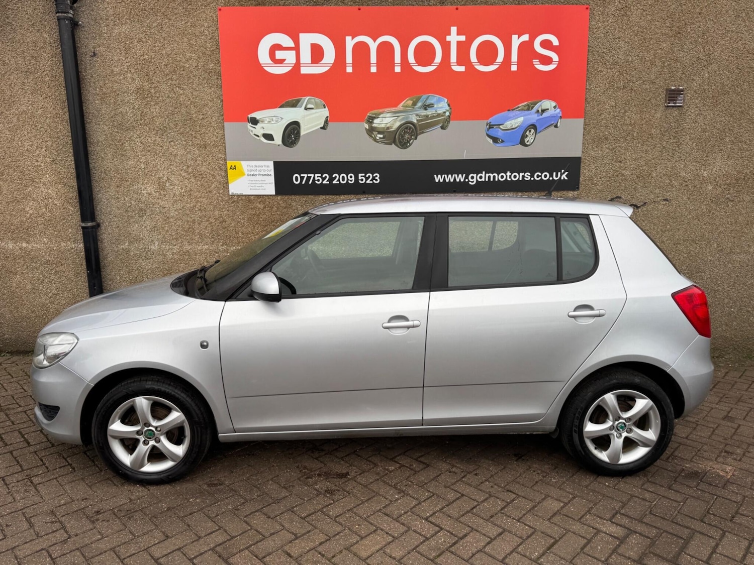 Used Skoda Fabia 2012 for sale - 76936464: Photo 2