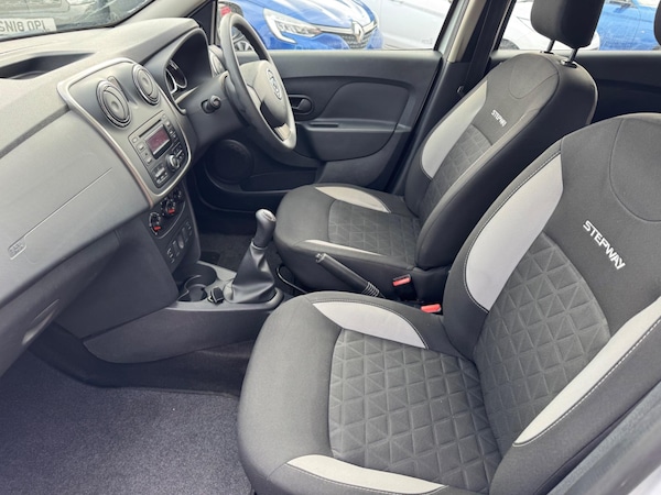 Used Dacia Sandero Stepway 2016 for sale - 76239016: Photo 13
