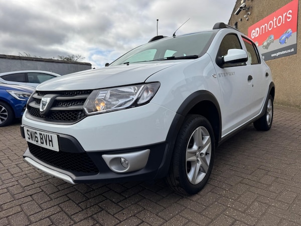 Used Dacia Sandero Stepway 2016 for sale - 76239016: Photo 8