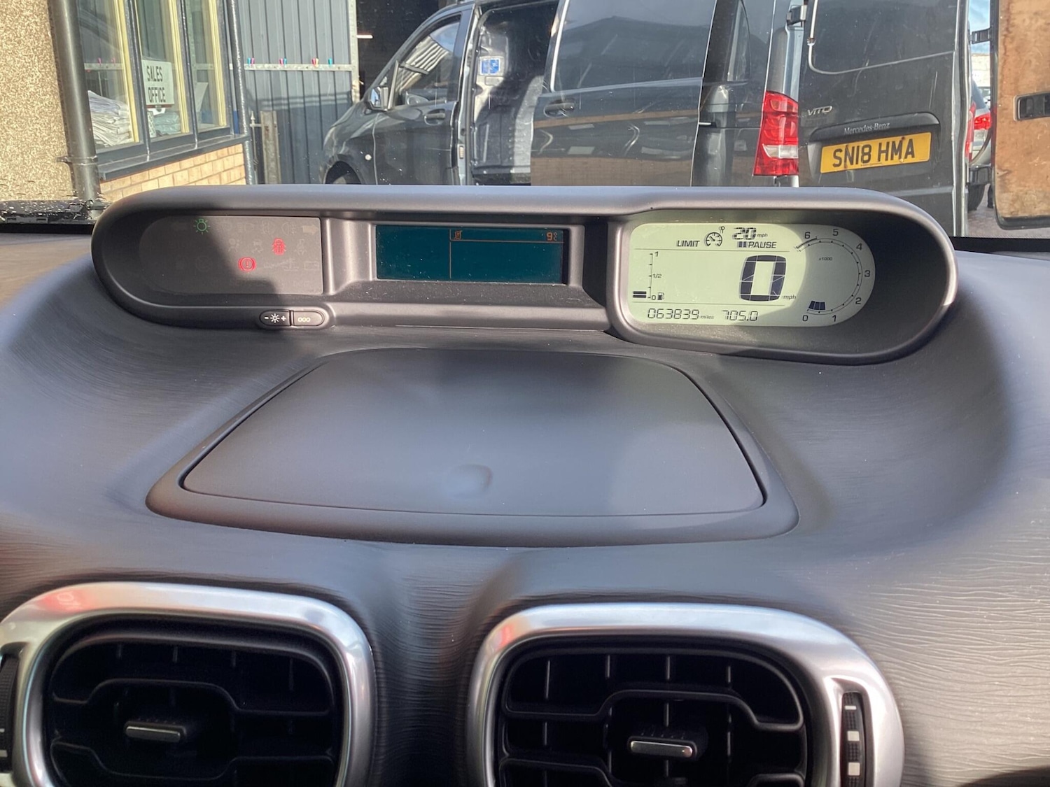 Used Citroen C3 Picasso 2015 for sale - 76832798: Photo 18