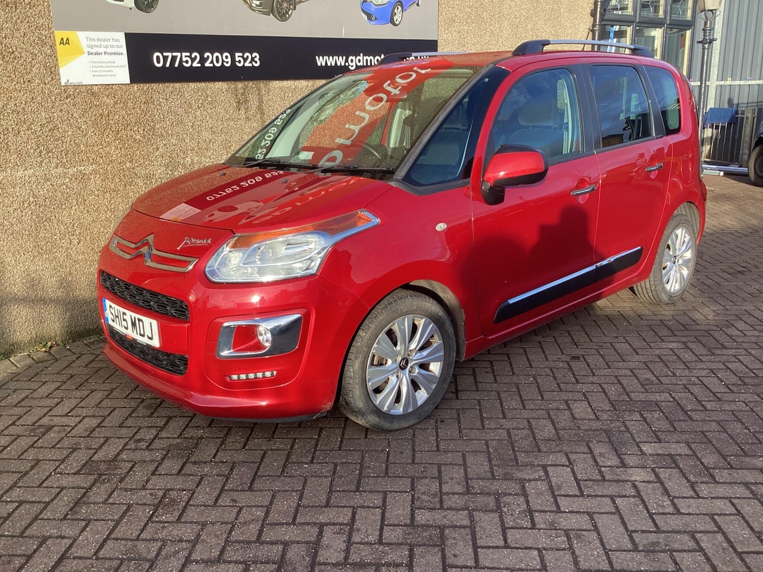 Used Citroen C3 Picasso 2015 for sale - 76832798: Photo 2