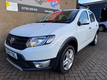 Used Dacia Sandero Stepway 2015 for sale - 77696823: Photo