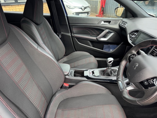 Used Peugeot 308 2018 for sale - 76247030: Photo 17