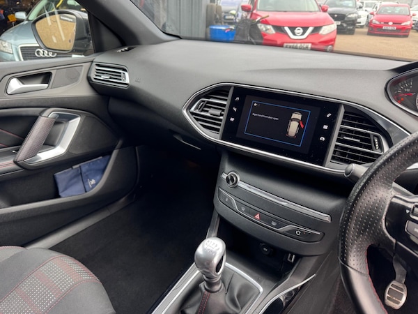 Used Peugeot 308 2018 for sale - 76247030: Photo 19