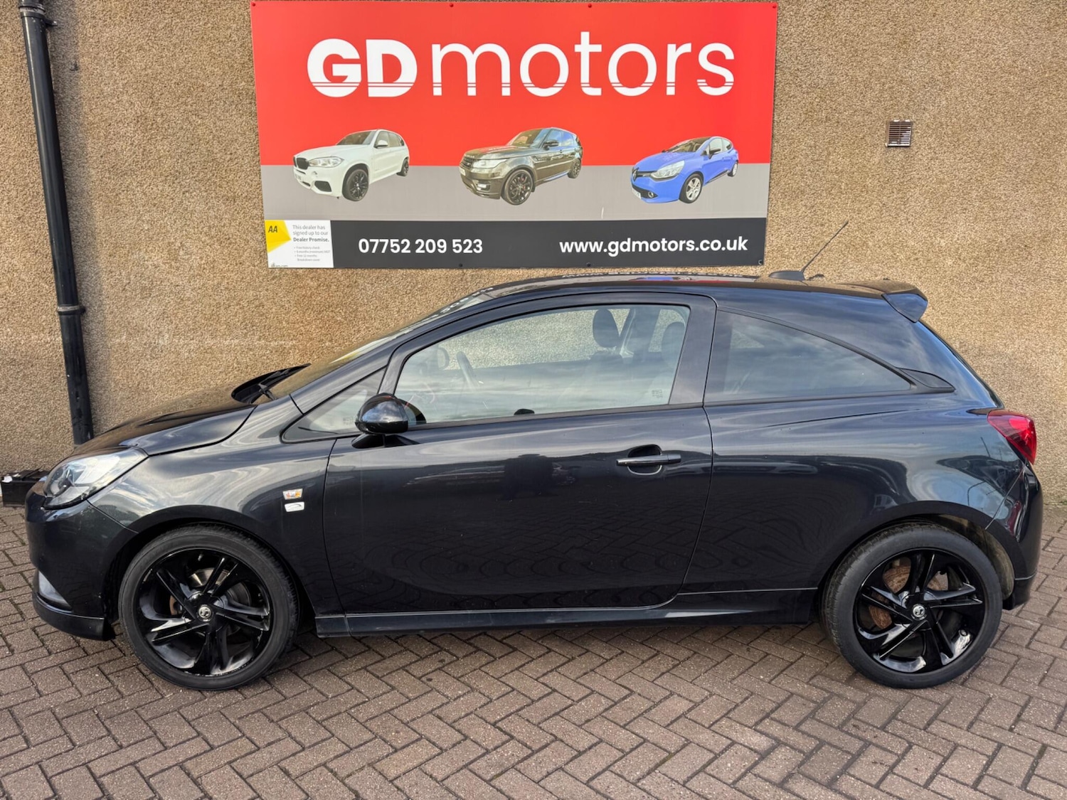 Used Vauxhall Corsa 2016 for sale - 76742607: Photo 2